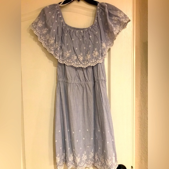 Michael Kor’s summer dress, can be worn on or off the shoulders. - Picture 1 of 6